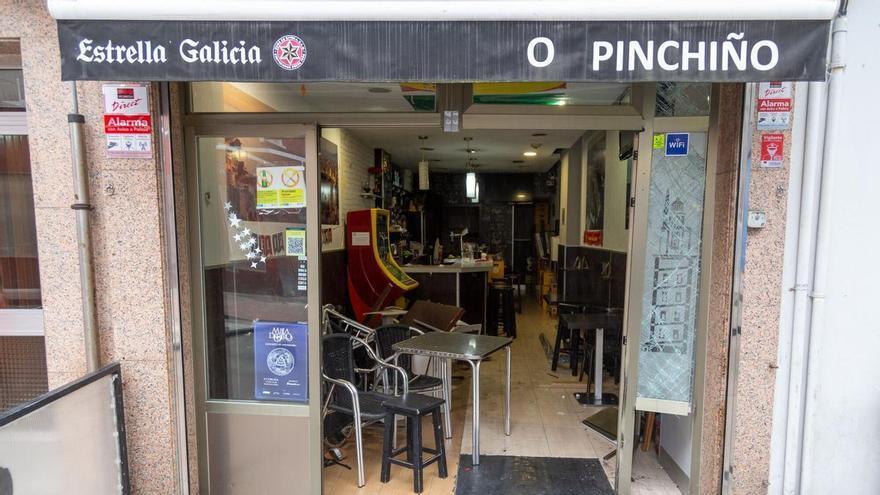A juicio el hombre que empotró su coche contra un bar en Os Mallos, causó heridos y daños materiales y se dio a la fuga