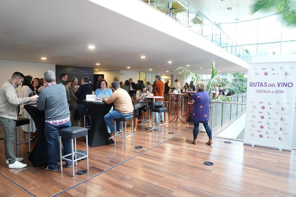 La Asociación de las Rutas del Vino de Castilla y León presenta un nuevo proyecto. Conversación con turoperadores.