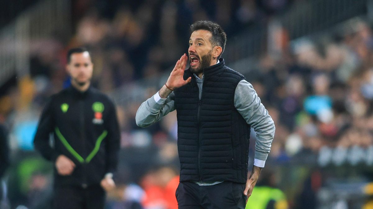 Corberán en Mestalla durante el partido ante el Atlético