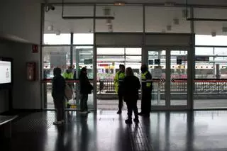 Els usuaris de l'estació Maçanet-Massanes lamenten la poca informació sobre el tram tallat