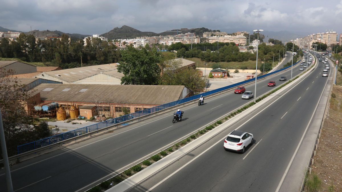 A la izquierda, la antigua fábrica de ladrillo y tejas, Salyt, que acogerá un centro comercial en el futuro.