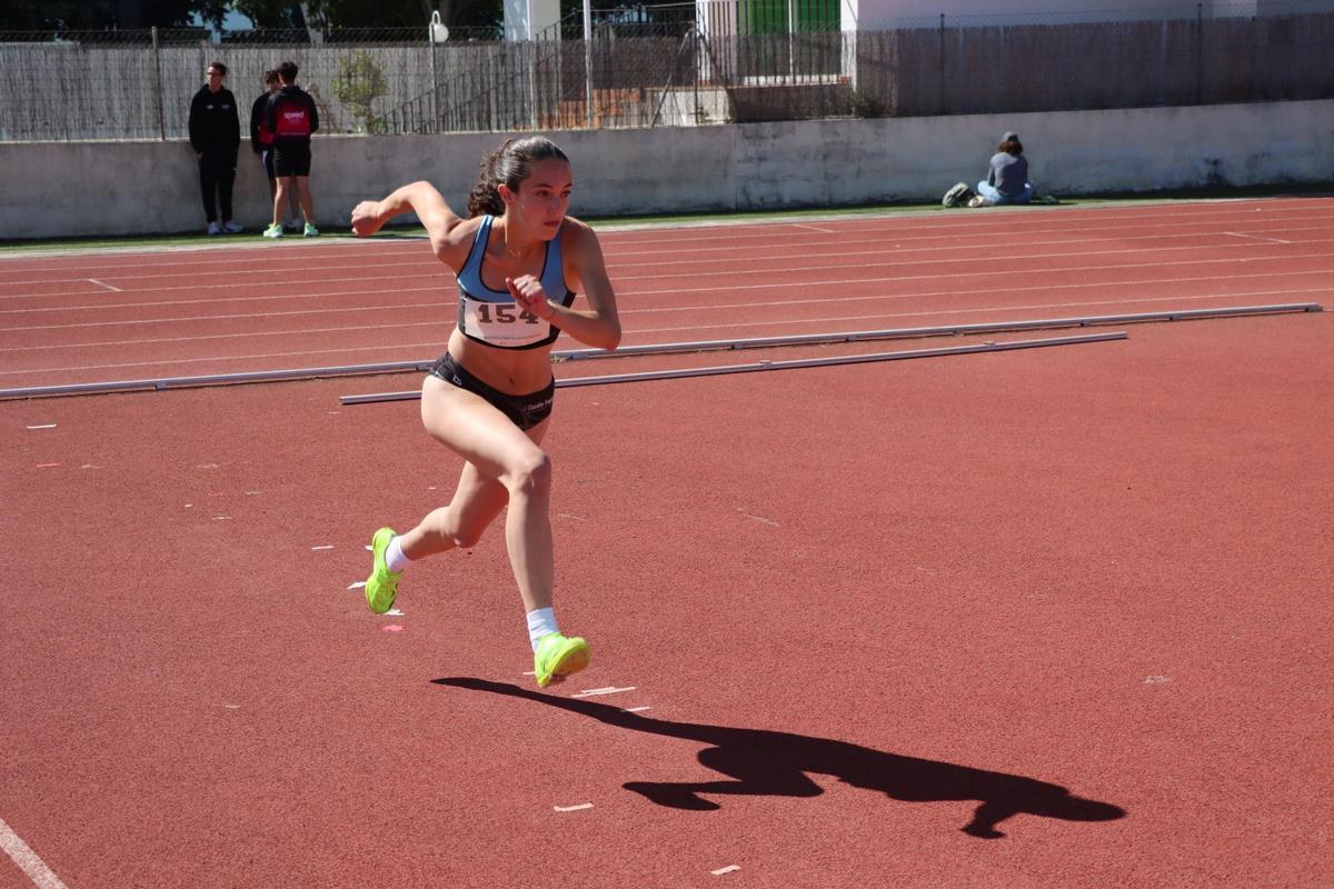 María Servera, en salto de altura
