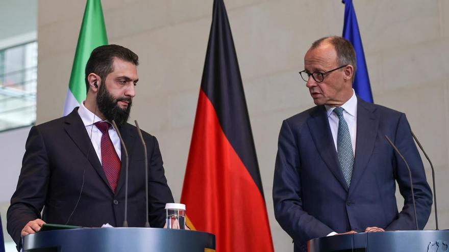 Merz y Al Sharaa "pactan" el retorno de un 80 % entre el millón de refugiados sirios de Alemania