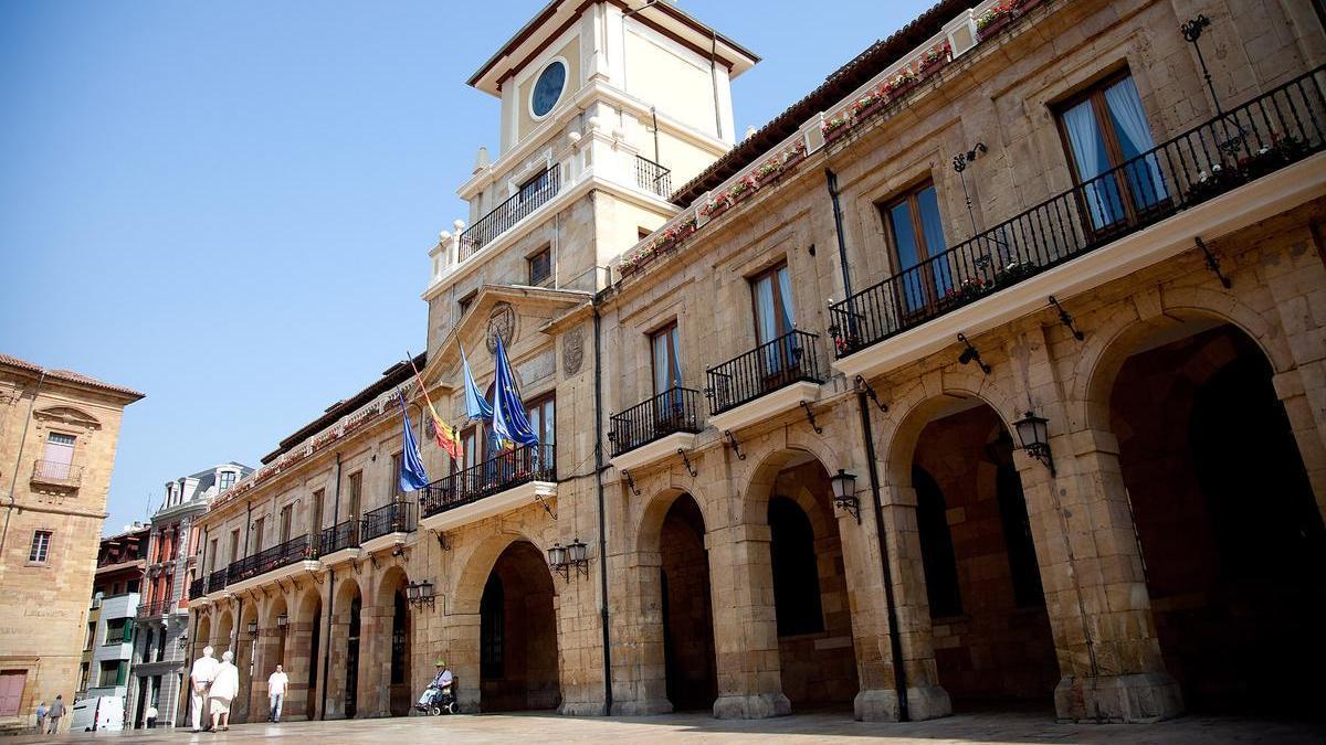 La fachada de la Casa Consistorial de Oviedo