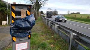 Un radar inutilizado por los ’chalecos amarillos’ en La Brulatte, al oeste de Francia.