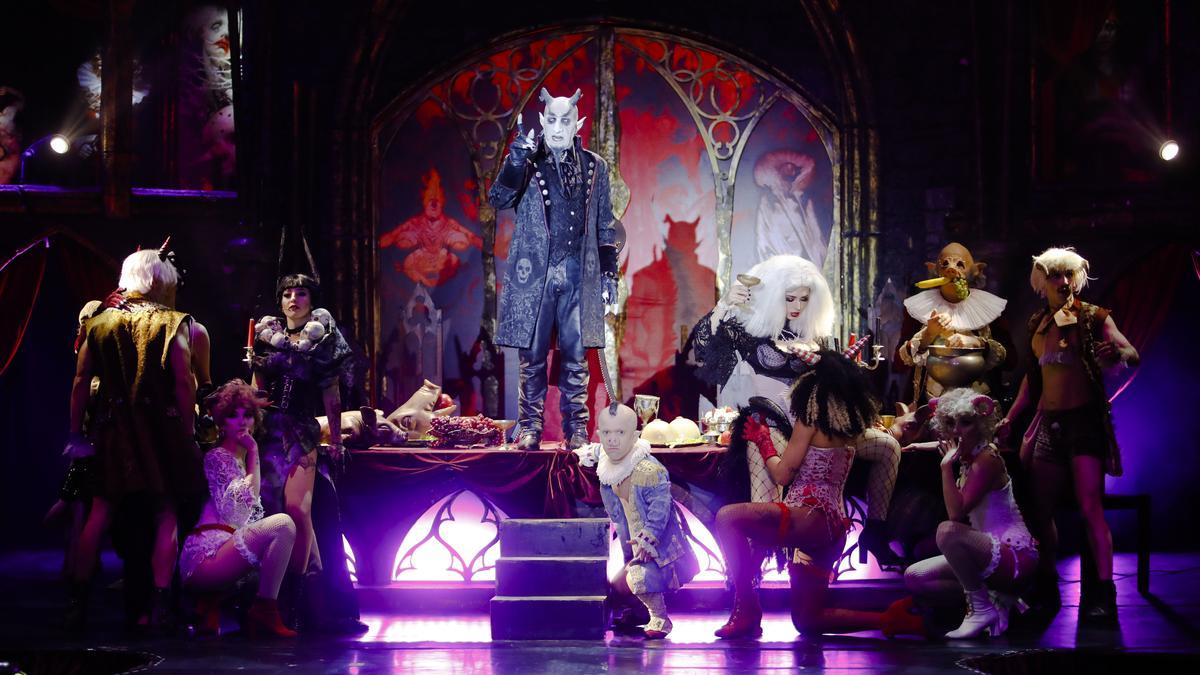 Así es "Bacanal", el nuevo espectáculo del Circo de los Horrores, aterriza en Gijón