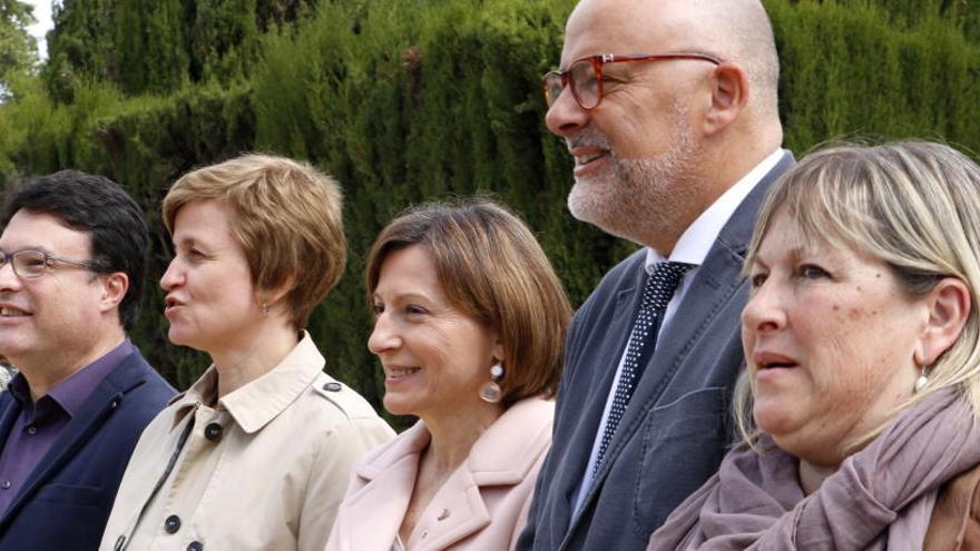 Els membres de la Mesa Corominas, Simó, Nuet i Barrufet amb Forcadell