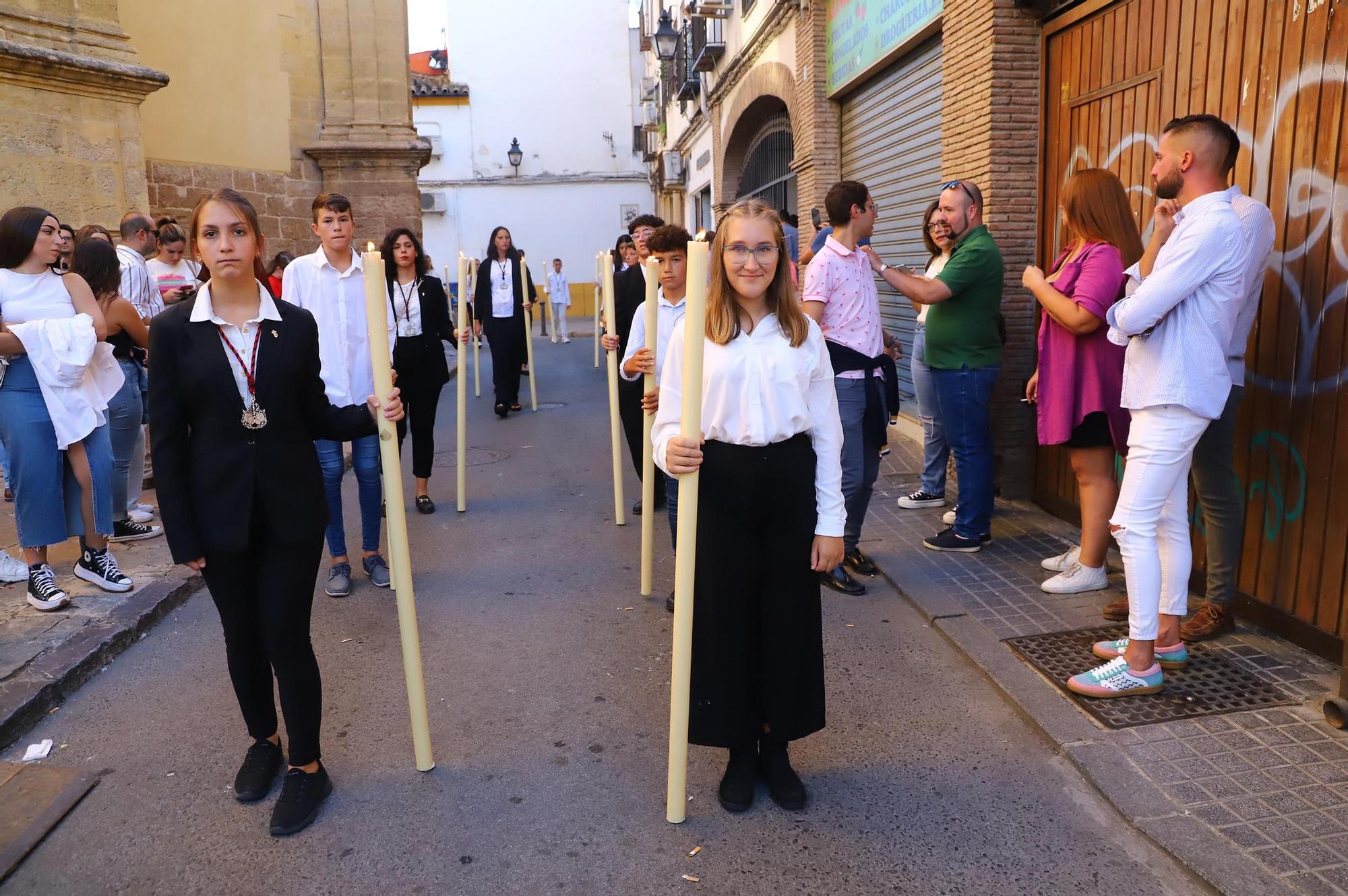 La procesión de la Virgen de los Desamparados en imágenes