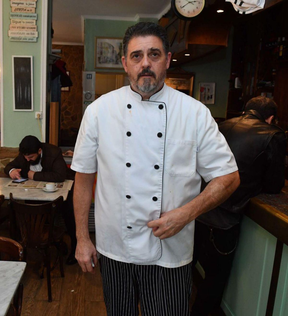 El cocinero del Momos, en la Ciudad Vieja. | // VÍCTOR ECHAVE