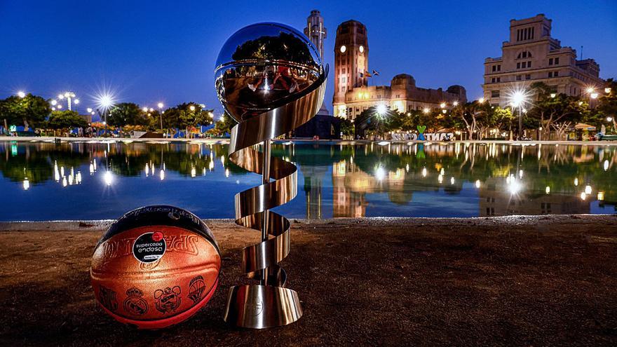 El trofeo de la Supercopa ya se pasea por Tenerife