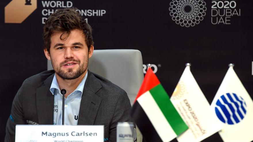 El Mundial d&#039;Escacs, entre la propaganda de Putin i la desbandada de Carlsen