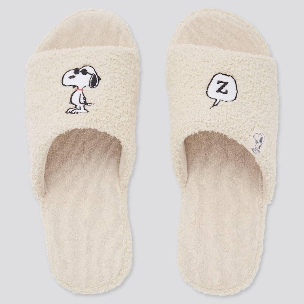 Zapatillas de estar en casa de la línea inspirada en 'Peanuts' de Uniqlo