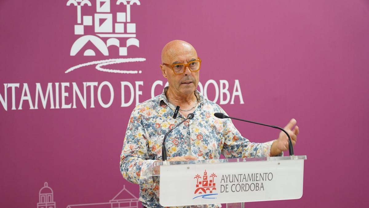 El portavoz del PSOE, Antonio Hurtado, ha criticado "el abandono" del casco histórico.