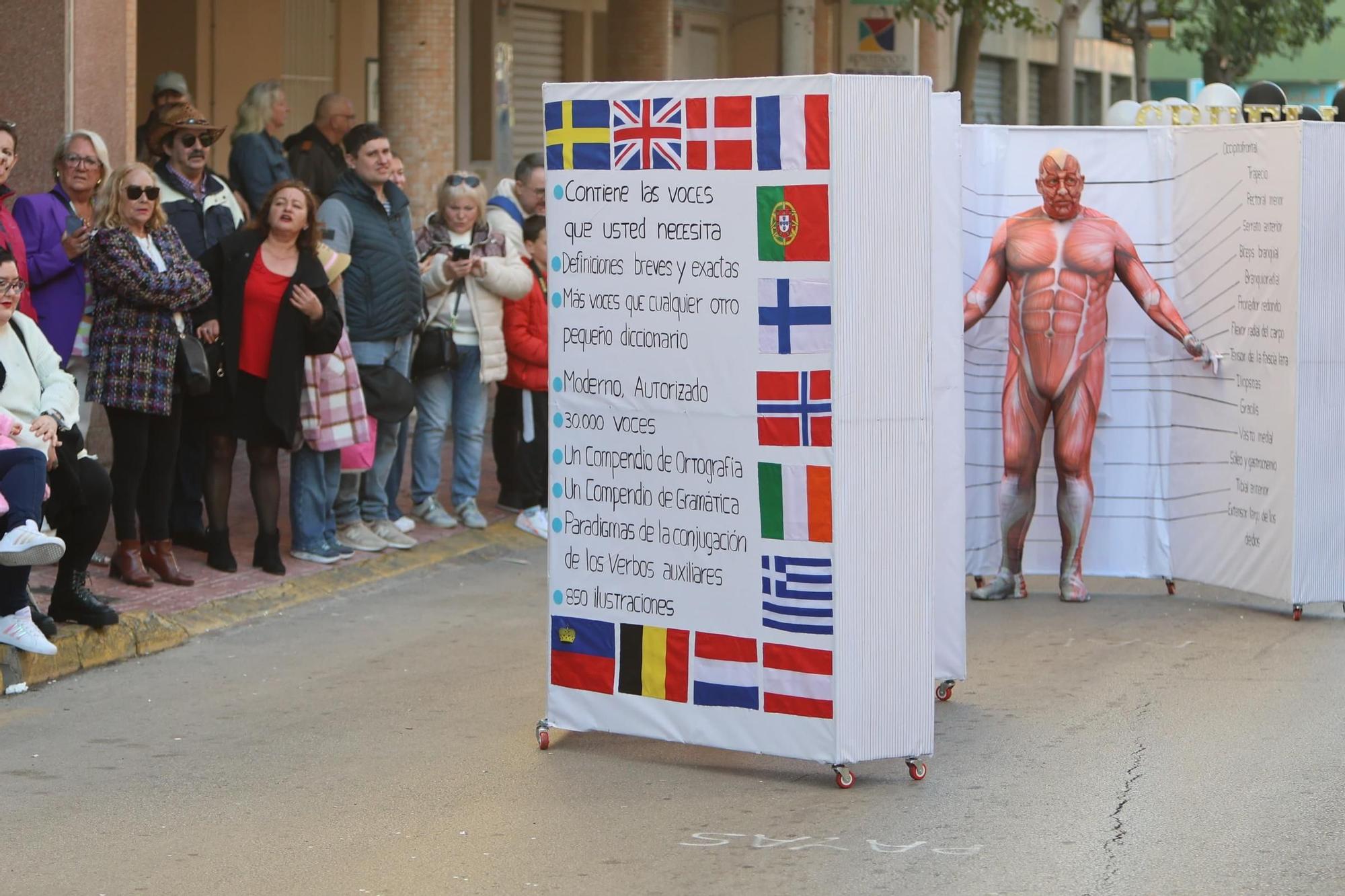 Las mejores imágenes del desfile concurso de Carnaval de Torrevieja 2024 están aquí