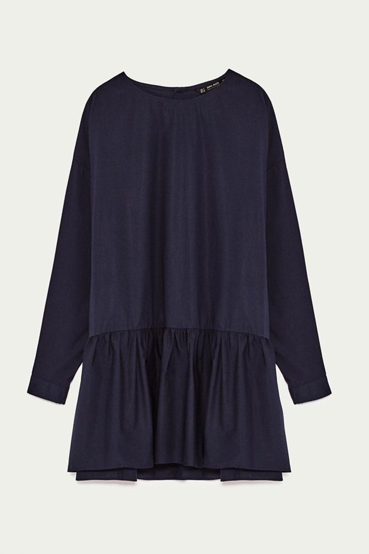 Vestidos camiseros de Zara en rebajas: con falda plisada