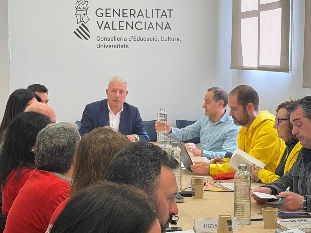 Reunión de los sindicatos con la Conselleria de Educación