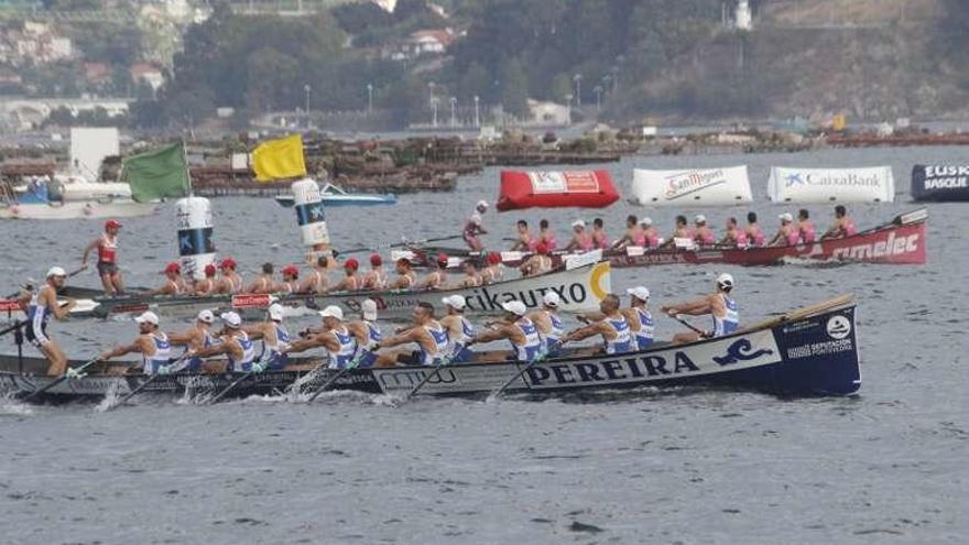 Tirán en la Bandera de Moaña. // El Diario Vasco/Santos Álvarez