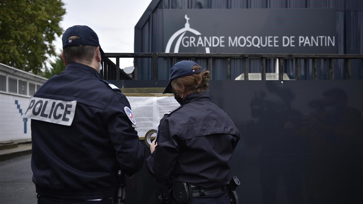 mezquita de pantin en francia cerrada asesinato profesor