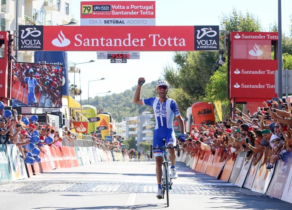 Alarcón logra el triunfo en Setúbal y se viste de amarillo en la Vuelta a Portugal