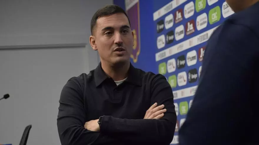 Víctor Lafuente: "El Eldense aspira a luchar por todo, también a ser campeón"