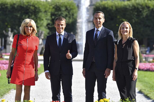 Emmanuel y Brigitte Macron junto al canciller de Austria, Christian Kern y su mujer, Eveline Steinberger