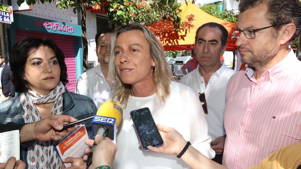 Albás se compromete &quot;a poner al barrio de Ciudad Jardín en el siglo XXI&quot;