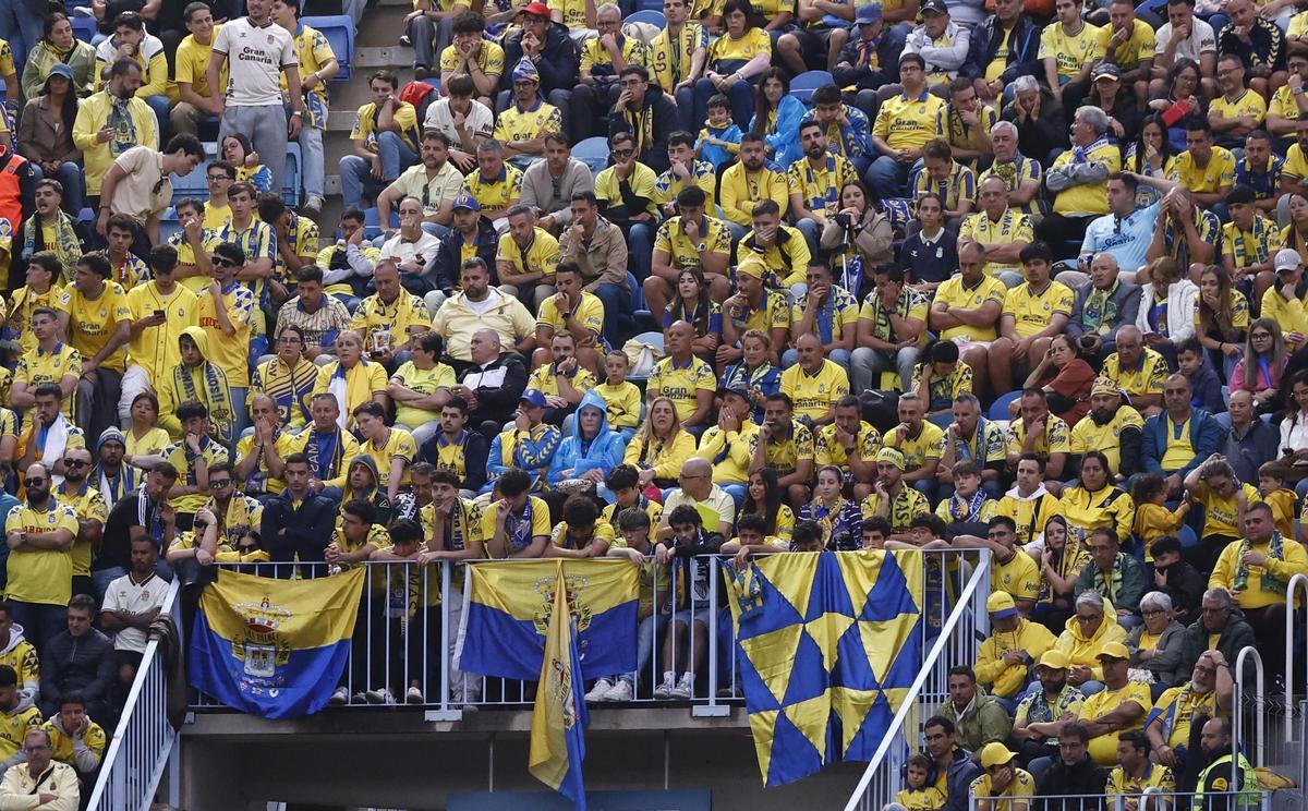 Imagen del sector visitante de La Rosaleda, ayer, al término de la contienda.