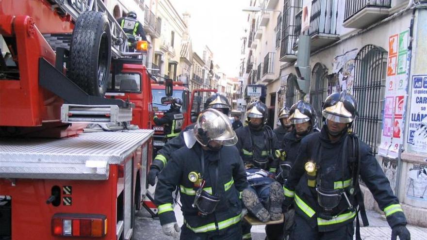 Cuatro jóvenes resultan heridos en un accidente de tráfico en Lucena