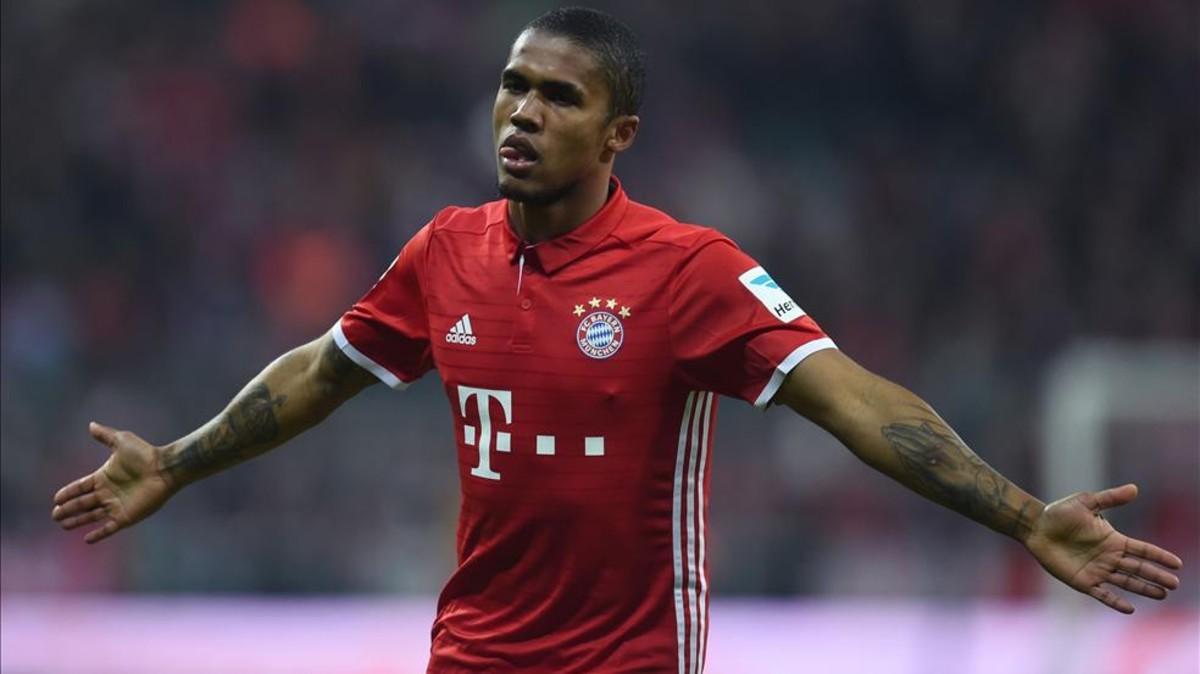 Douglas Costa necesita un cambio de aires y volver a ser el de antes