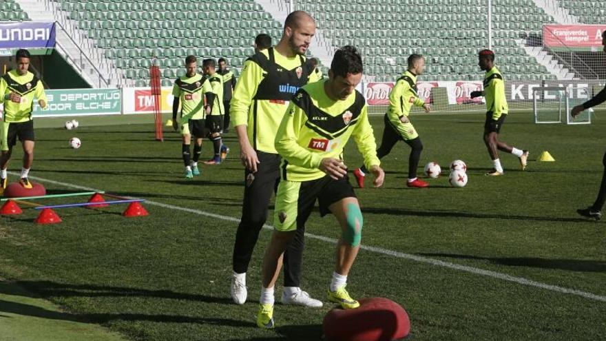 Edu Albacar, esta mañana, durante el entrenamiento junto a Golobart