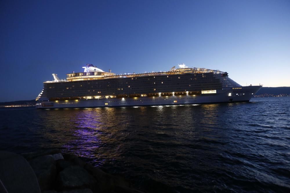 La llegada del 'Harmony of the Seas' // R.Grobas