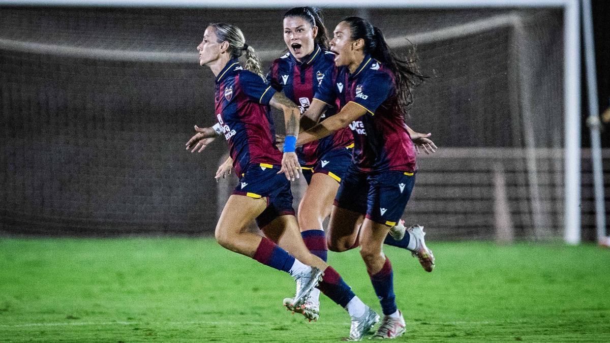 El equipo celebra el golazo de Ángela Sosa.