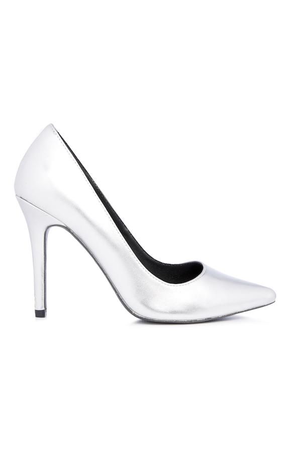 Zapatos de fiesta: el 'stiletto metal'