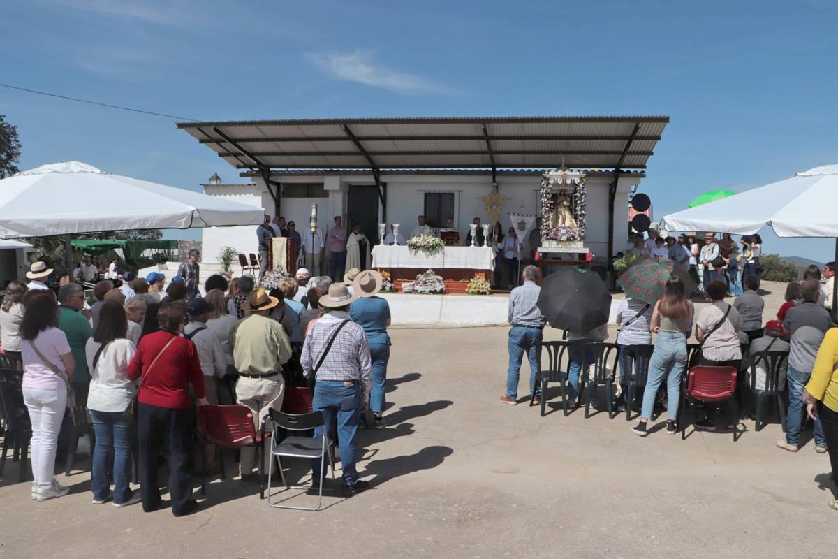 Hinojosa celebra la romería de la Virgen de la Antigua Coronada