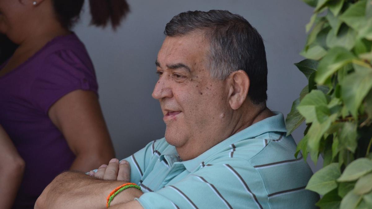 Valentín Santana, durnate un partido de base