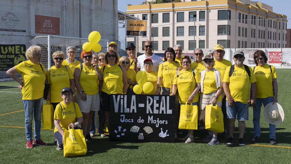 Imagen de los participantes junto a Marcos Senna.