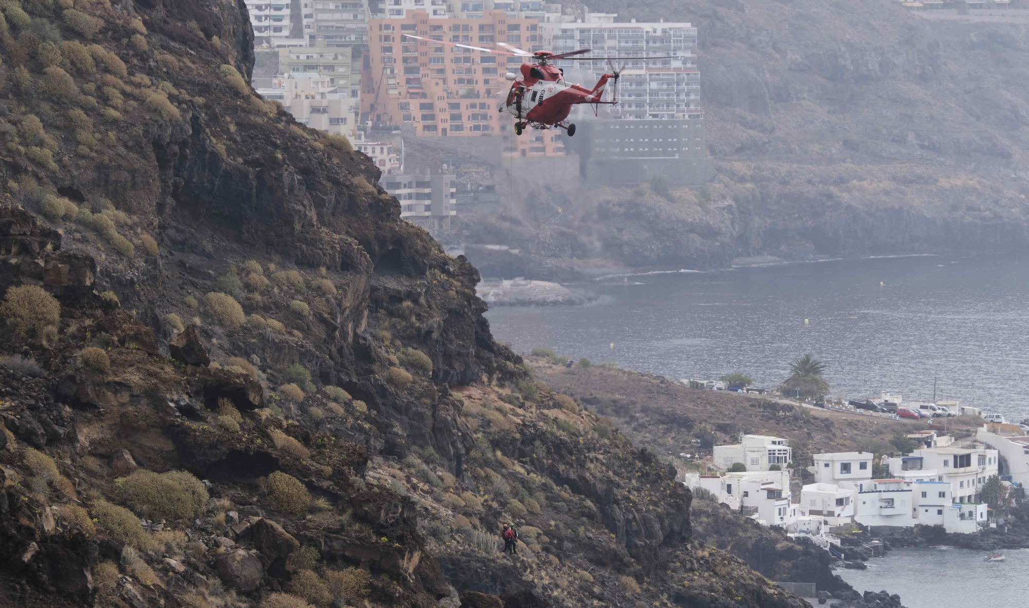 Rescate de los cadáveres de un padre y su hija en Barranco Hondo, en Candelaria