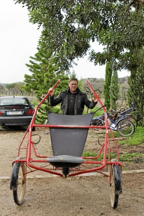 Pep Rotger trainiert Trabhengste in Selva. Der Sport ist beliebt, wird aber nicht so professionell wie in Frankreich betrieben. Charme hat er trotzdem.