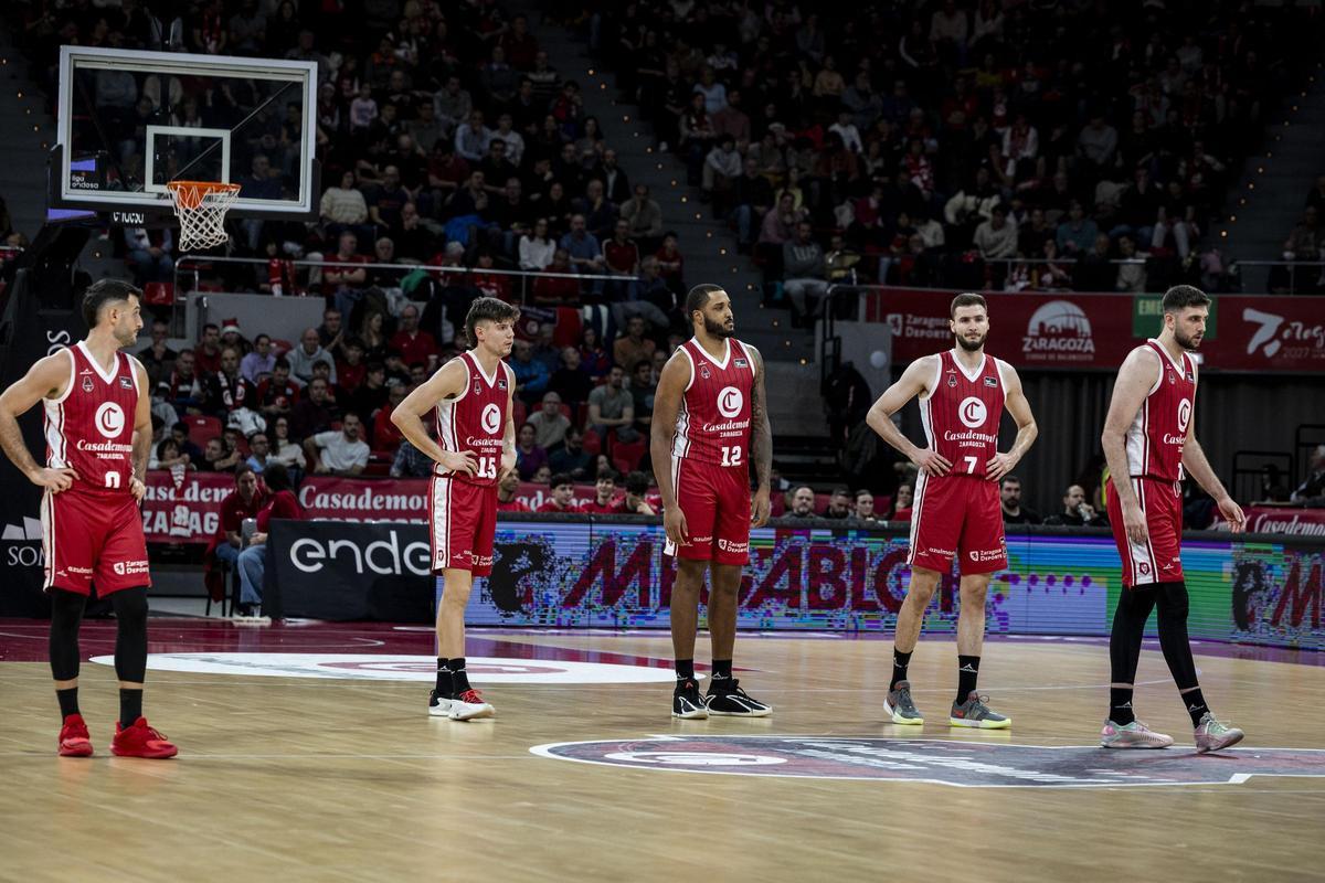 Spissu, Joaquñin Rodríguez, Soriano, Miguel González y Jaime Fernández, con rostro serio en el duelo ante el Baxi Manresa.