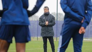 David Guion dirigiendo el primer entrenamiento