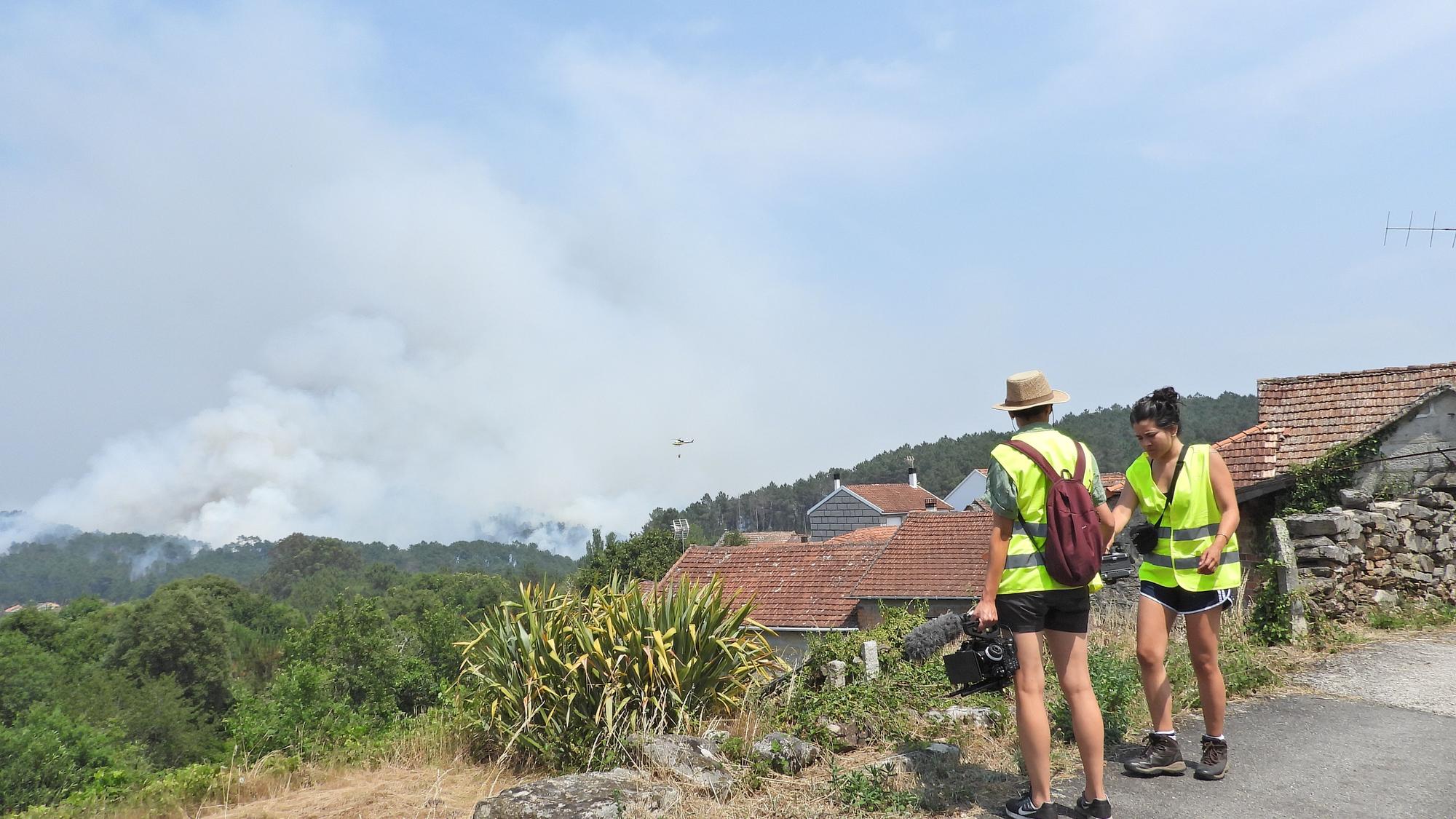 Activos tres incendios en la zona cero de la ola de calor en Galicia