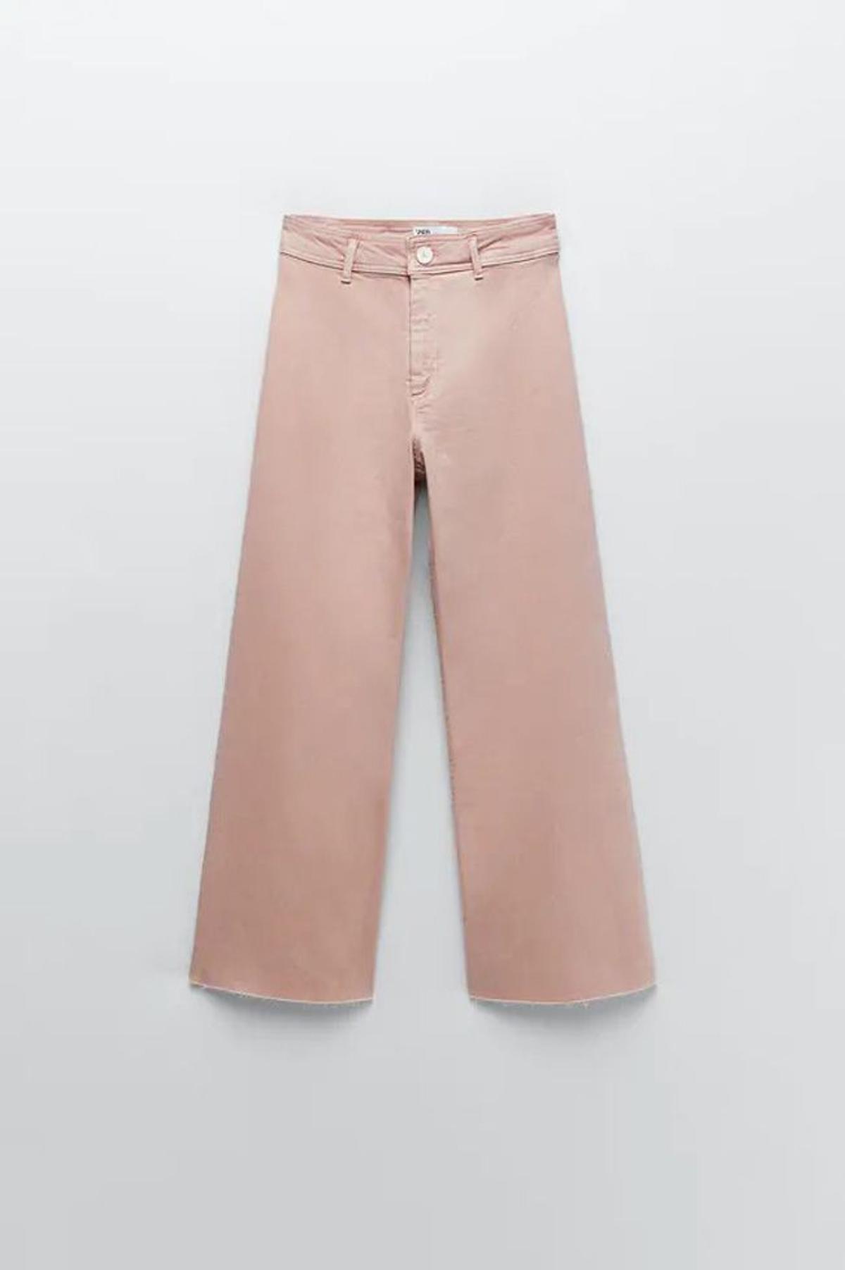 Vaqueros rosa pastel, de Zara