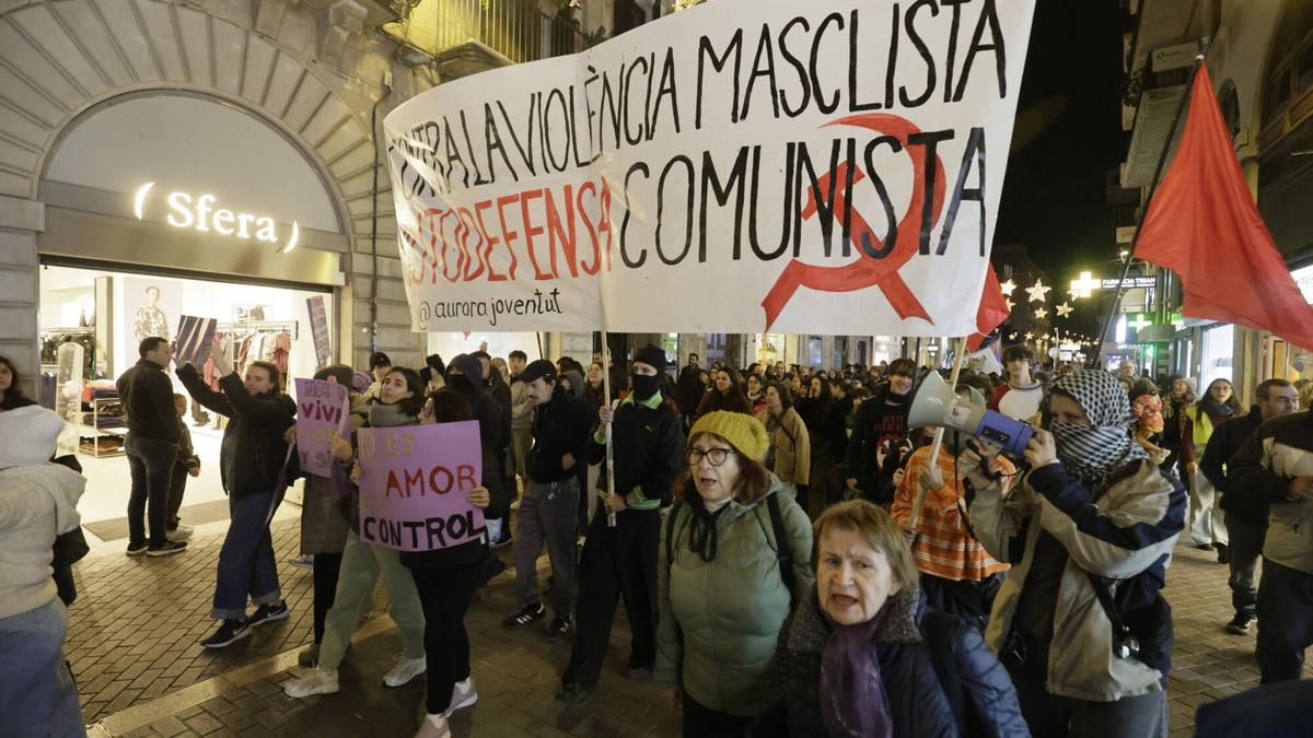 VÍDEO | La manifestación transfeminista también planta cara al machismo: "Nos están asesinando"