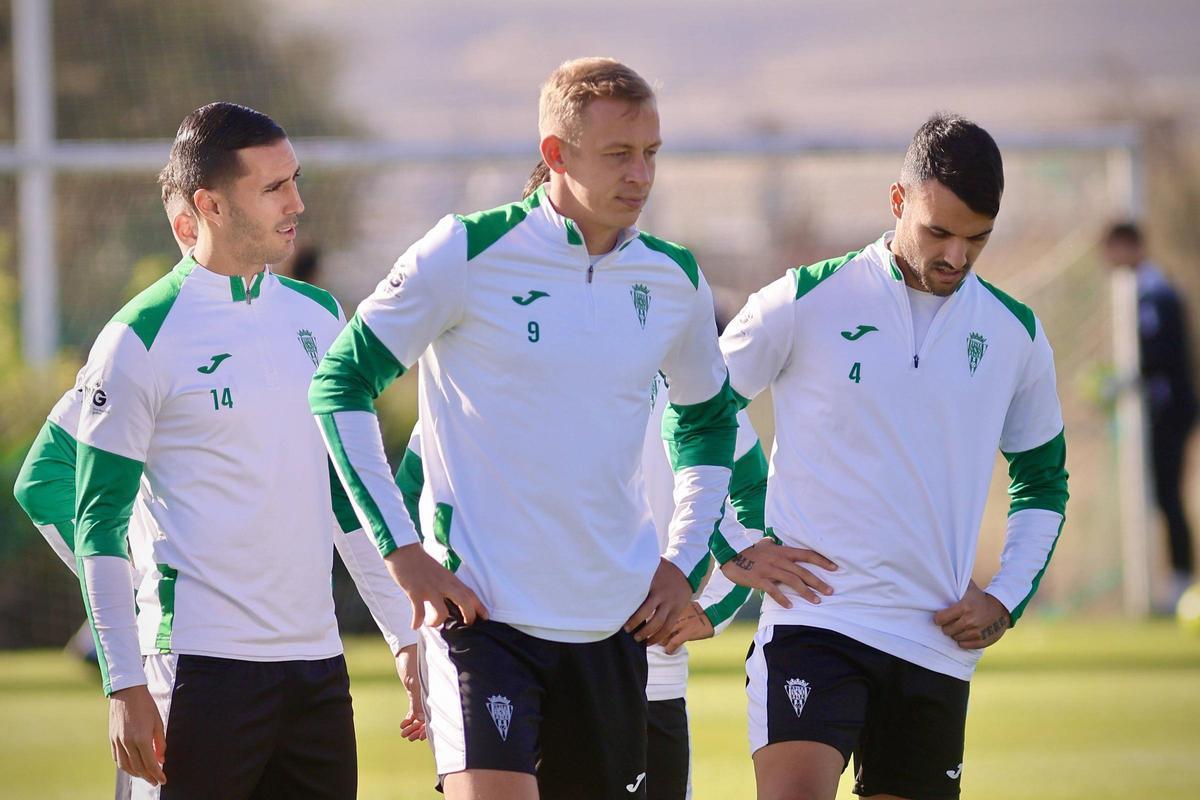 Guardiola, Obolskii y Álex Martín, en un entrenamiento.