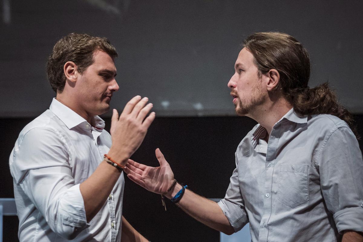 Albert Rivera y Pablo Iglesias antes de un debate.