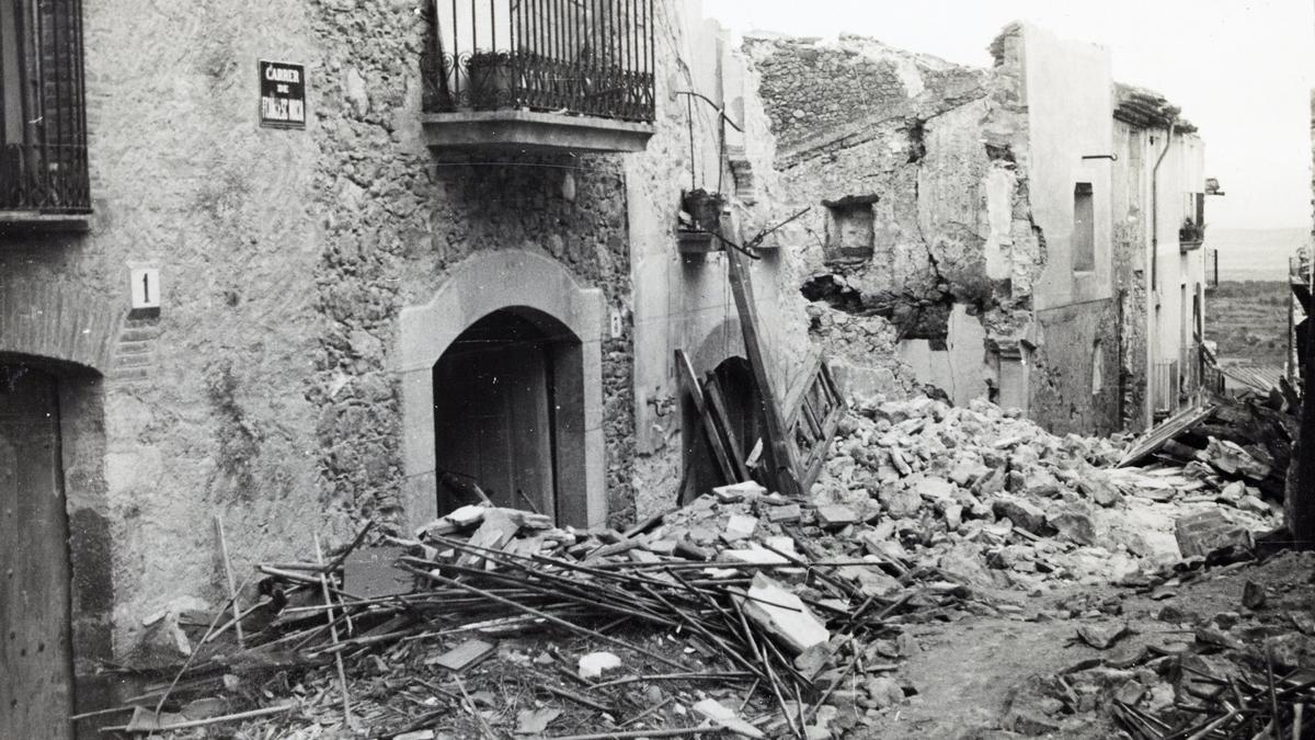 Un documental rememora l'explosió del 1939 a Llers que va fer esclatar el poble «en mil bocins»