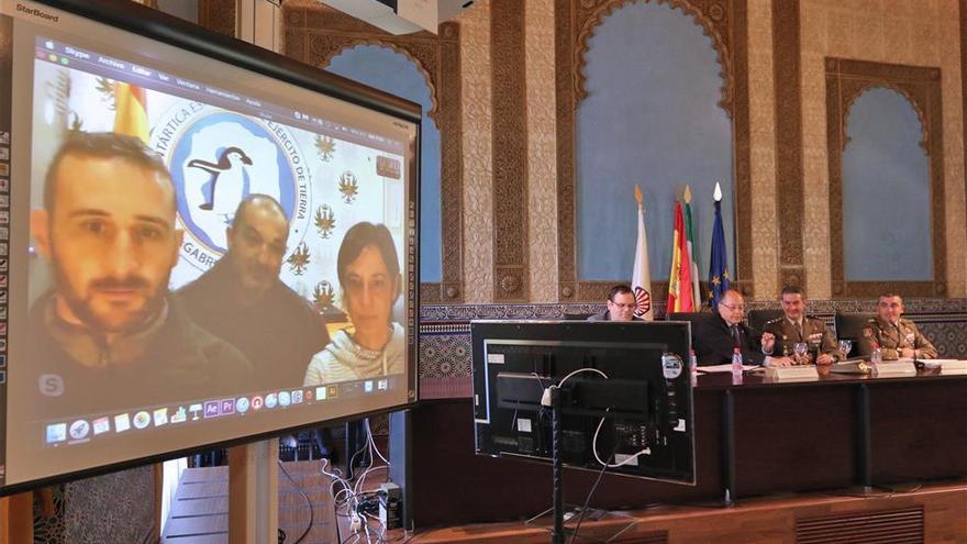 La UCO contacta por videoconferencia con la base Gabriel de Castilla en la Antártida