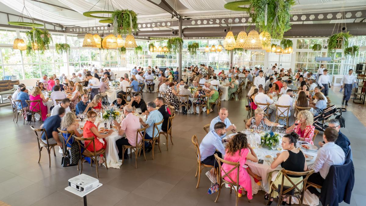 Pescados Castellón organizó una popular y dinámica comida para dar las gracias a todos su colaboradores, así como a la plantilla actual y a sus antiguos trabajadores.