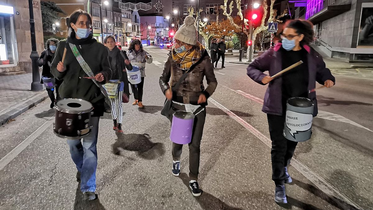 25N: Galicia salió a la calle vestida de morado