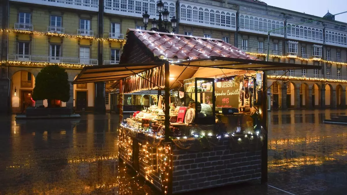 El poblado navideño de A Coruña hace las maletas: «Me da muchísima rabia, no se vendió nada»